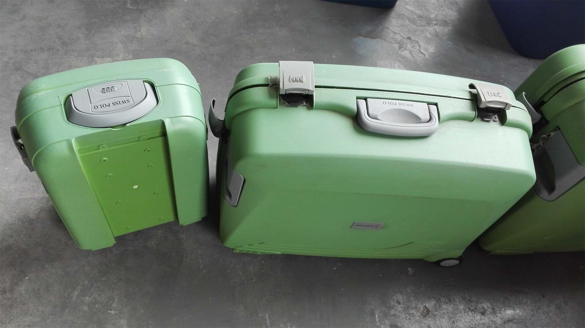 Injection plastic luggage mould